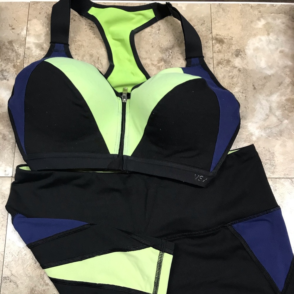 EUC Victoria’s Secret VSX Zip Front Bra/short set